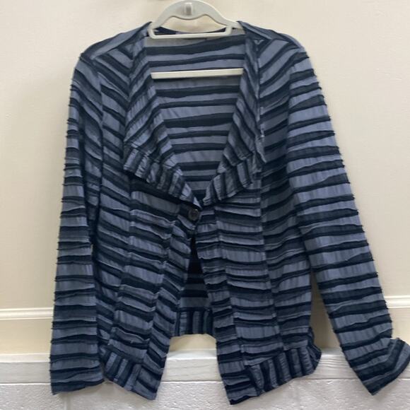 Cut loose women’s size medium button, front, long sleeve, gray, and black jacket - Picture 1 of 5